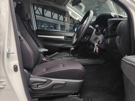 2026-Toyota-Hilux-24-GD-6-Raised-Body-Raider-Auto-Double-Cab_16