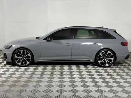 2020-Audi-RS4-Avant-quattro_21
