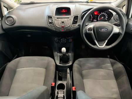 2012-Ford-Fiesta-14i-Ambiente-5-dr_9