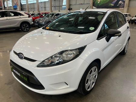 2012-Ford-Fiesta-14i-Ambiente-5-dr_6