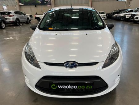 2012-Ford-Fiesta-14i-Ambiente-5-dr_7