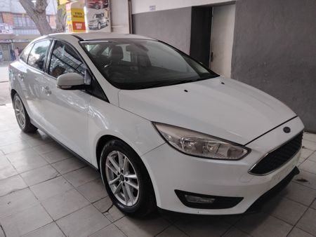2017-Ford-Focus-15-EcoBoost-Trend-5-dr_1