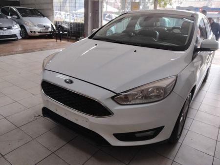 2017-Ford-Focus-15-EcoBoost-Trend-5-dr_2