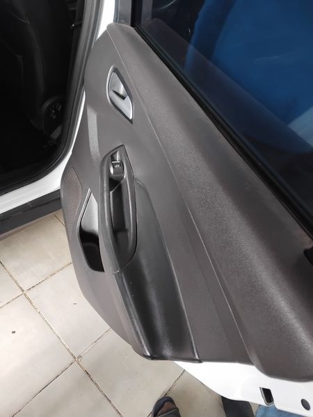 2017-Ford-Focus-15-EcoBoost-Trend-5-dr_8