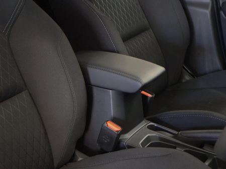 2026-Toyota-Urban-Cruiser-15-XR-Auto_9
