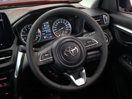 2026-Toyota-Urban-Cruiser-15-XR-Auto_25