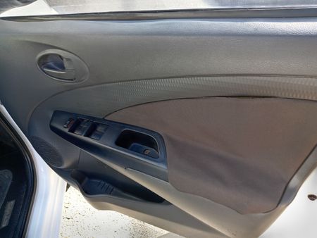 2017-Toyota-Etios-15-XS_9