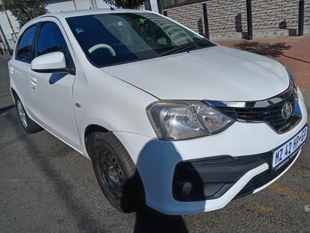 2017-Toyota-Etios-15-XS_2