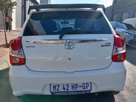 2017-Toyota-Etios-15-XS_4