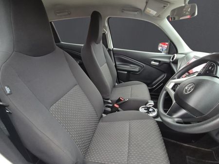 2025-Toyota-Vitz-10-XR-AMT_9