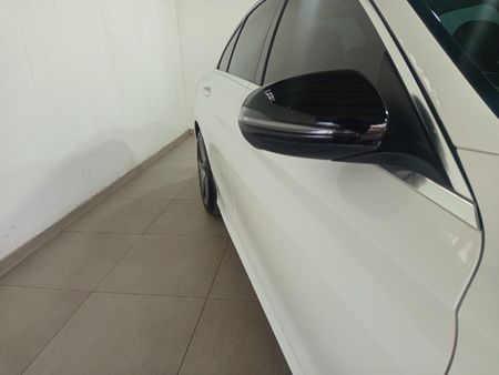 2016-Mercedes-Benz-C-Class-C-180-AMG-Line-Auto_9