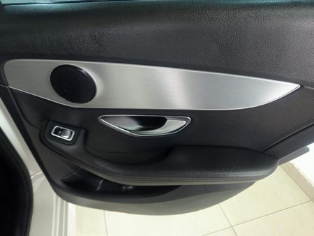 2016-Mercedes-Benz-C-Class-C-180-AMG-Line-Auto_13