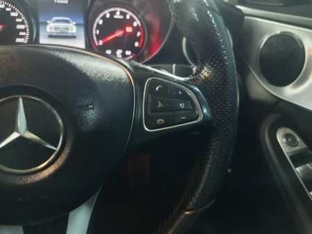 2016-Mercedes-Benz-C-Class-C-180-AMG-Line-Auto_17