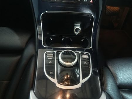 2016-Mercedes-Benz-C-Class-C-180-AMG-Line-Auto_21