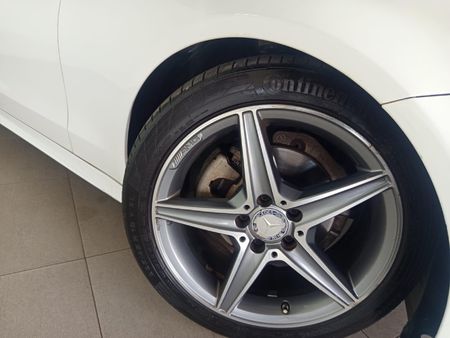 2016-Mercedes-Benz-C-Class-C-180-AMG-Line-Auto_2