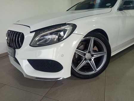 2016-Mercedes-Benz-C-Class-C-180-AMG-Line-Auto_3