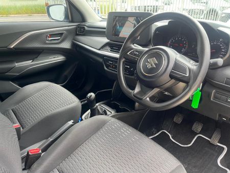 2025-Suzuki-Swift-12-GL_7