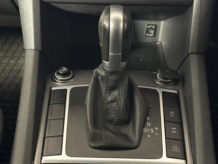 2017-Volkswagen-Amarok-20-BiTDI-Highline-132kW-Auto-Double-Cab_10