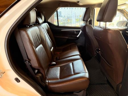 2020-Toyota-Fortuner-24-GD-6-Raised-Body-Auto_12