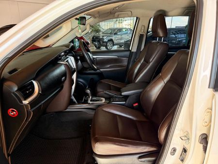 2020-Toyota-Fortuner-24-GD-6-Raised-Body-Auto_14