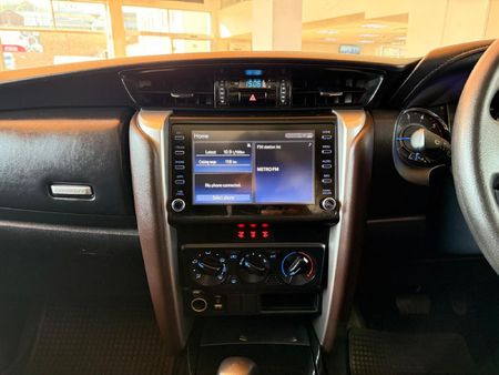 2020-Toyota-Fortuner-24-GD-6-Raised-Body-Auto_19