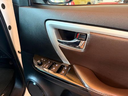 2020-Toyota-Fortuner-24-GD-6-Raised-Body-Auto_22