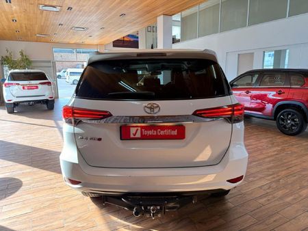 2020-Toyota-Fortuner-24-GD-6-Raised-Body-Auto_4
