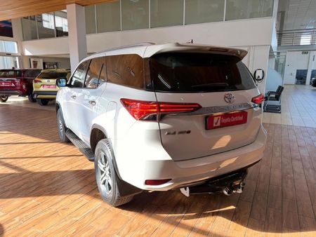 2020-Toyota-Fortuner-24-GD-6-Raised-Body-Auto_6
