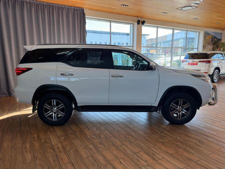 2020-Toyota-Fortuner-24-GD-6-Raised-Body-Auto_8