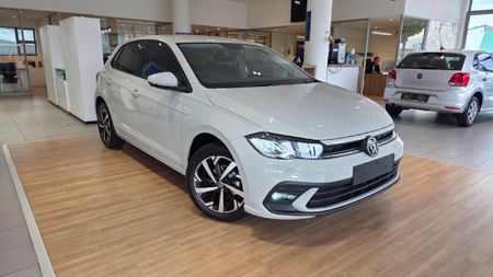 2026-Volkswagen-Polo-10-TSI-Life_0