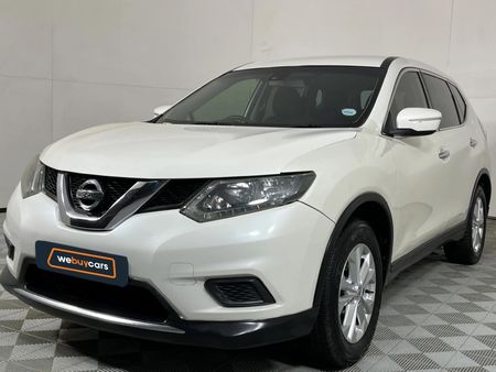 2015-Nissan-X-Trail-20-XE_0