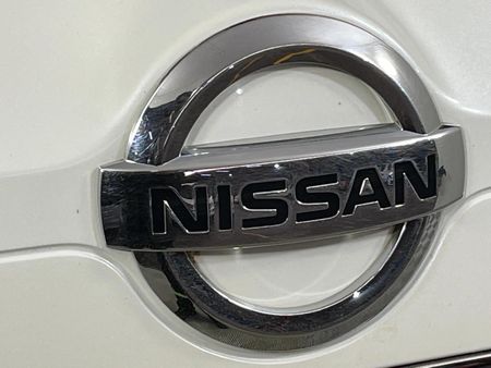 2015-Nissan-X-Trail-20-XE_11