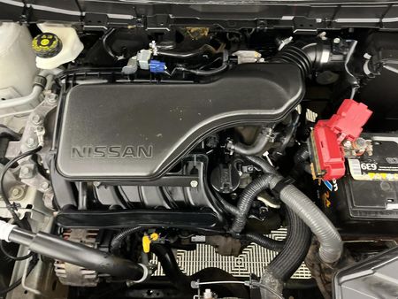 2015-Nissan-X-Trail-20-XE_13