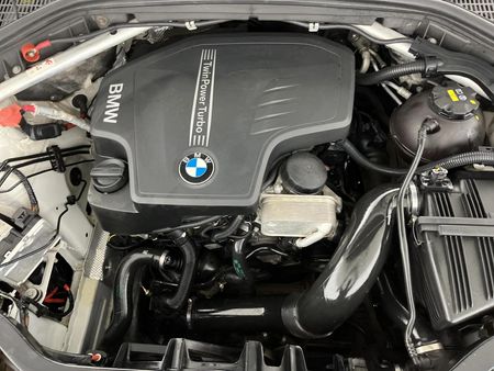 2015-BMW-X4-xDrive20i_12
