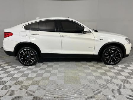 2015-BMW-X4-xDrive20i_16