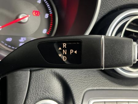 2016-Mercedes-Benz-C-Class-C-250-Bluetec-Avantgarde-Auto_10