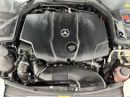 2016-Mercedes-Benz-C-Class-C-250-Bluetec-Avantgarde-Auto_13