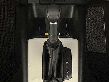 2025-Honda-Fit-15-Elegance-CVT_10
