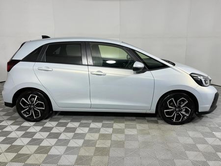 2025-Honda-Fit-15-Elegance-CVT_16