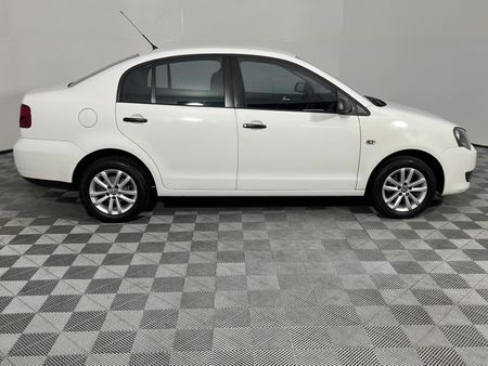 2014-Volkswagen-Polo-Vivo-16-Trendline_16
