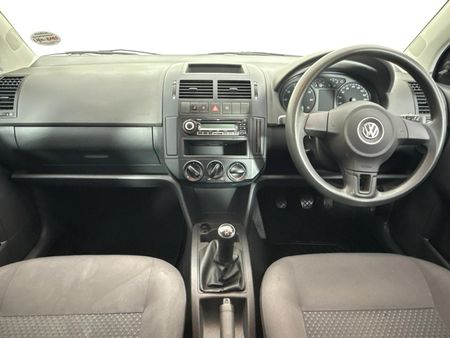 2014-Volkswagen-Polo-Vivo-16-Trendline_1