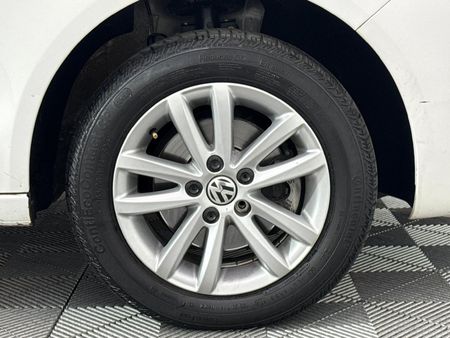 2014-Volkswagen-Polo-Vivo-16-Trendline_5