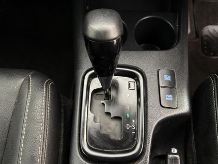 2021-Toyota-Hilux-28-GD-6-Raised-Body-Legend-Auto-Double-Cab_10