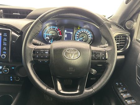 2021-Toyota-Hilux-28-GD-6-Raised-Body-Legend-Auto-Double-Cab_11