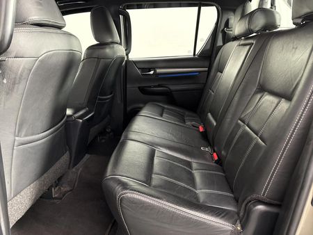 2021-Toyota-Hilux-28-GD-6-Raised-Body-Legend-Auto-Double-Cab_3