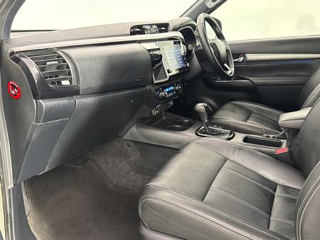 2021-Toyota-Hilux-28-GD-6-Raised-Body-Legend-Auto-Double-Cab_8