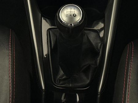 2018-Toyota-Yaris-15-Sport-5-dr_10