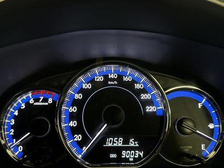 2018-Toyota-Yaris-15-Sport-5-dr_2