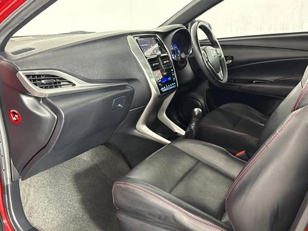 2018-Toyota-Yaris-15-Sport-5-dr_8