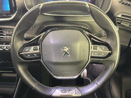2022-Peugeot-2008-GT-12T-Auto_11
